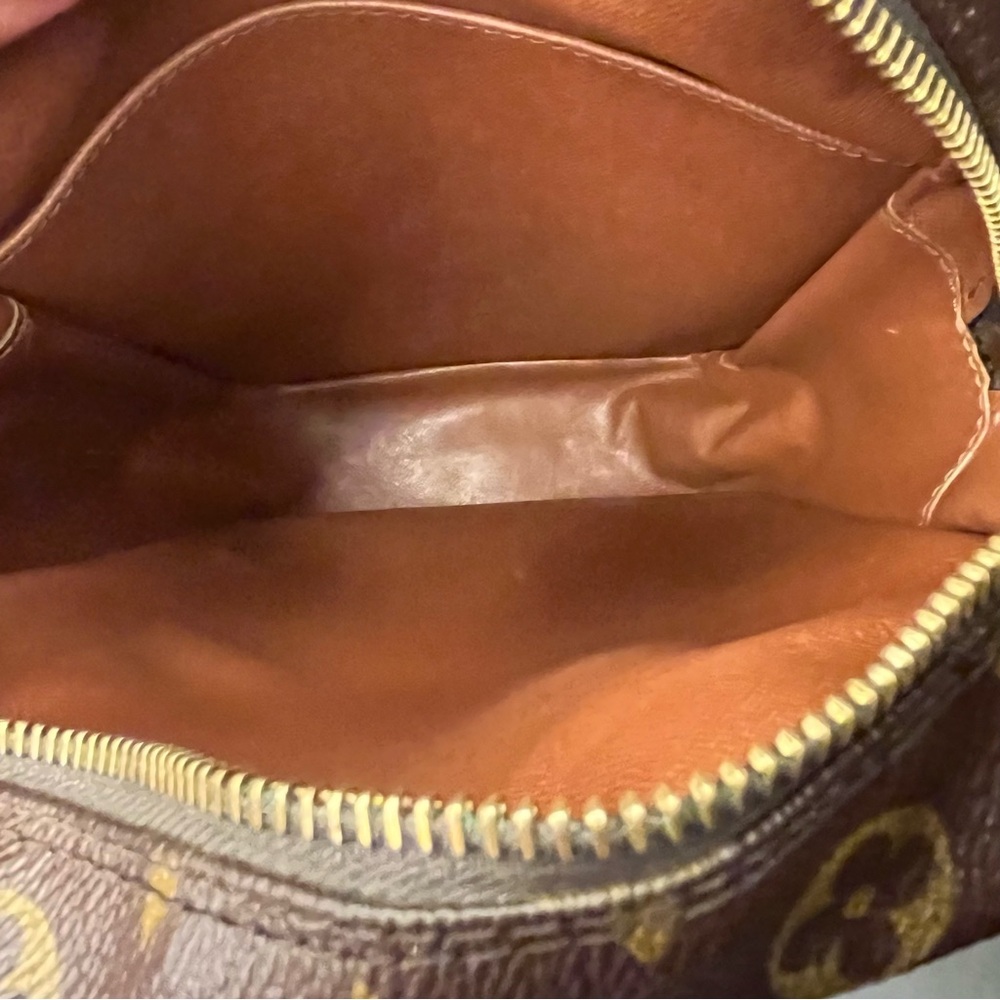 Gorgeous Auth Louis Vuitton Danube MM Crossbody Unisex EUC!!! - Picture 10 of 14